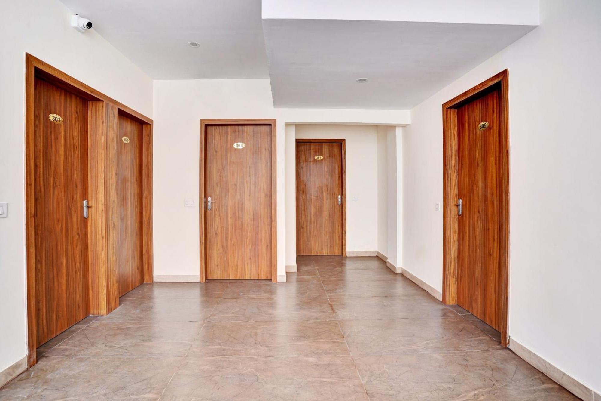 Hotel O Gayathri Metro Deluxe Μπανγκαλόρ Εξωτερικό φωτογραφία