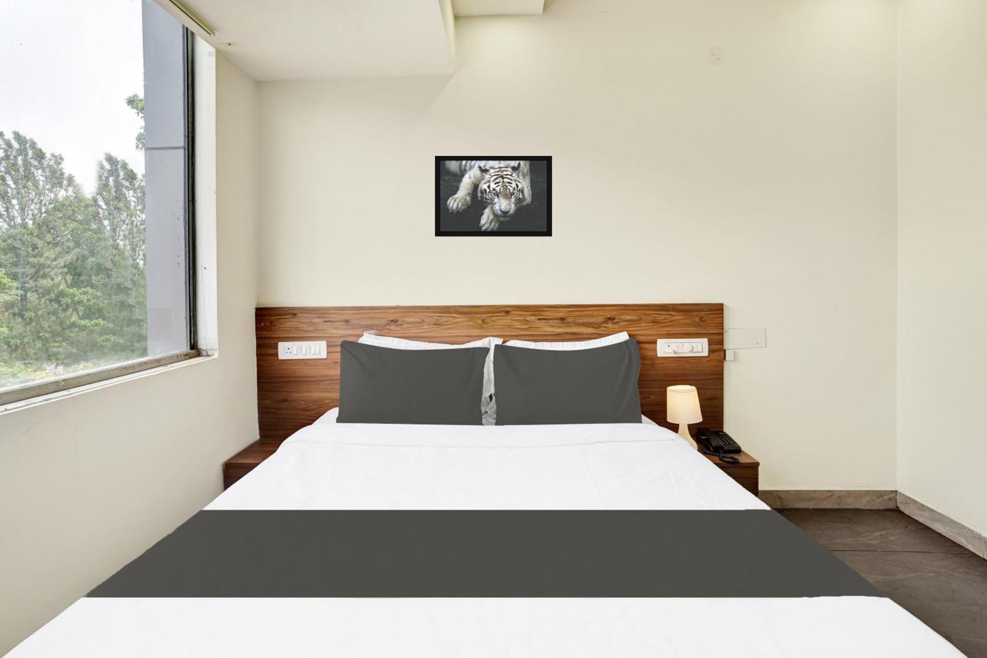 Hotel O Gayathri Metro Deluxe Μπανγκαλόρ Εξωτερικό φωτογραφία